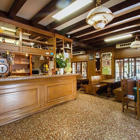 Albergo Ristorante Da Felice Loria Exteriér fotografie