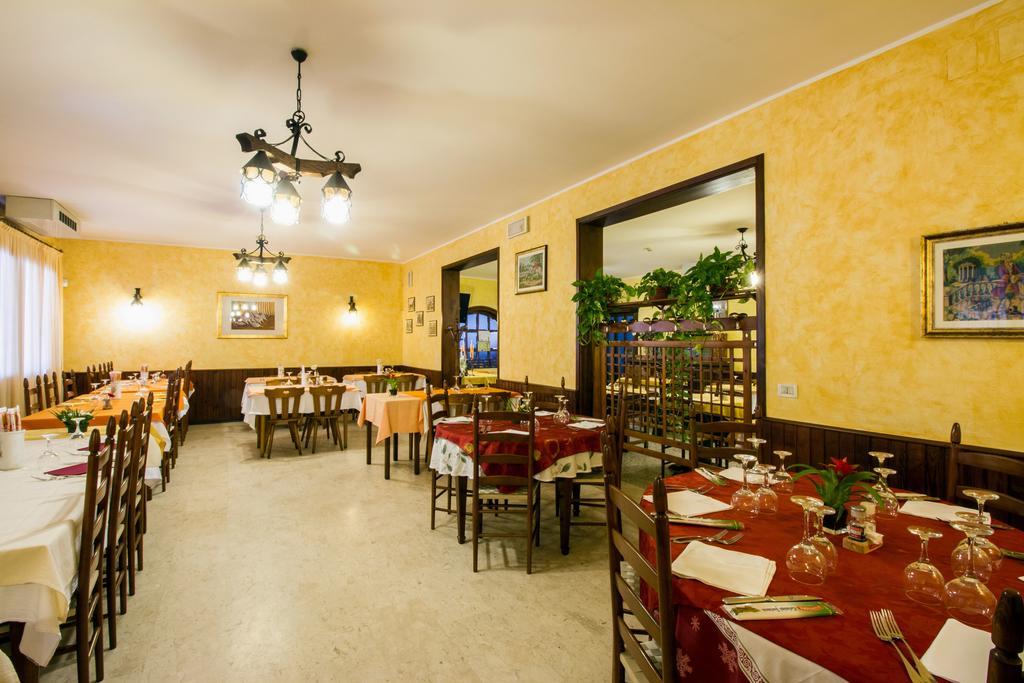 Albergo Ristorante Da Felice Loria Exteriér fotografie